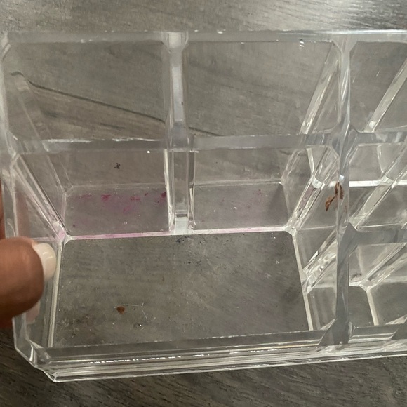 Acrylic Makeup Organizer - Picture 2 of 3